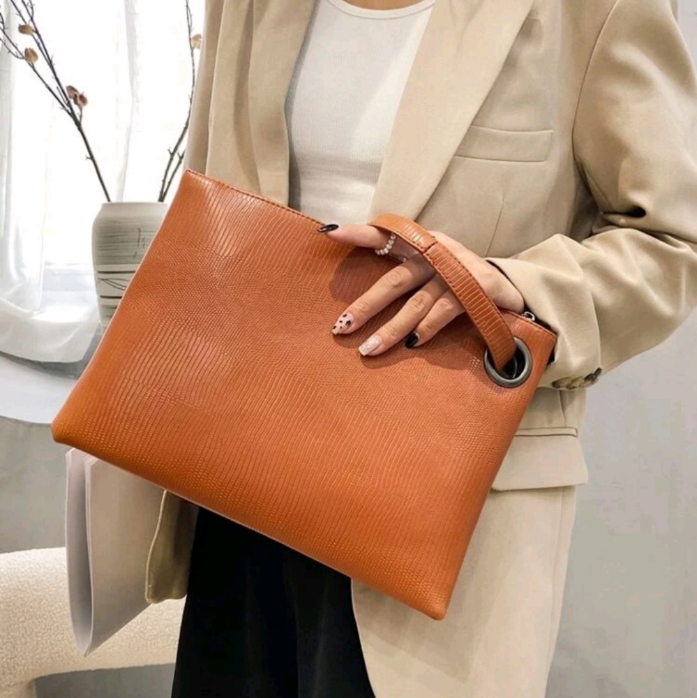 NEW-CLUTCH 👛